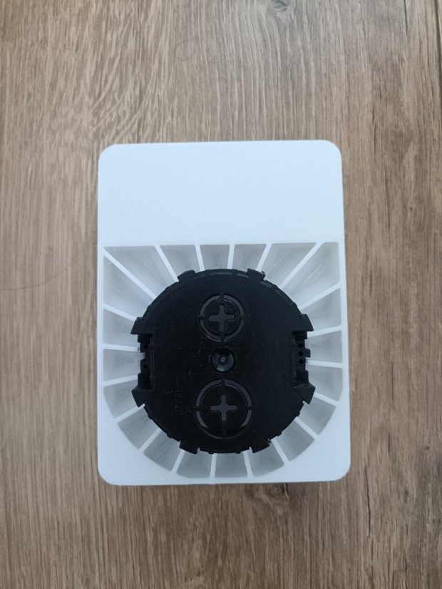 Prípravok na zapustenú, skrytú montáž elektrickej zásuvky