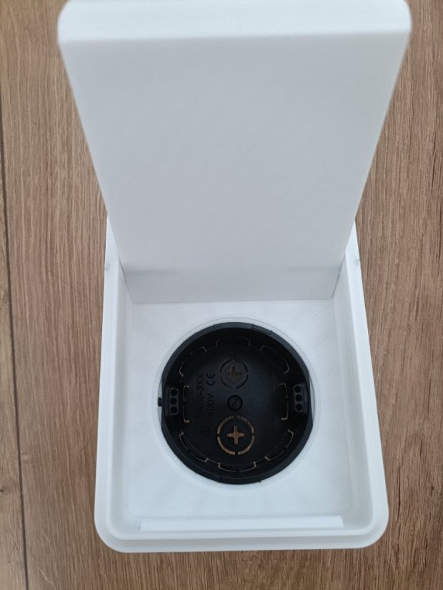 Prípravok na zapustenú, skrytú montáž elektrickej zásuvky